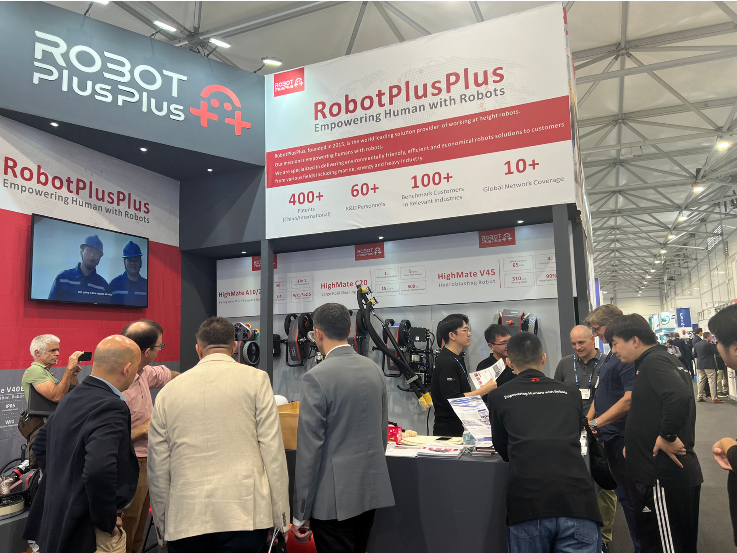 史河机器人 RobotPlusPlus 在德国汉诺威工业展展位展示机器人